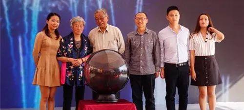 90岁的褚时健还在努力 你却天天泡着枸杞假装佛系