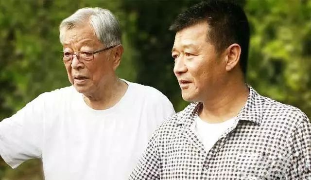 90岁的褚时健还在努力 你却天天泡着枸杞假装佛系